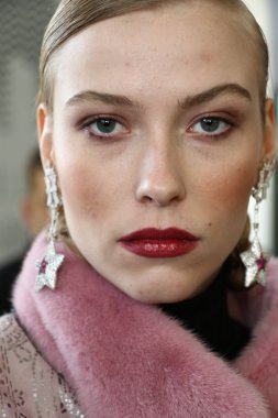 Helen Yarmak Int'l sunu