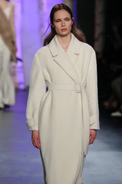 Noon By Noor Sonbahar 2016 giyen model