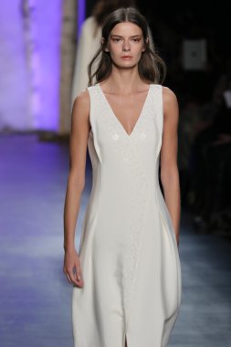 Noon By Noor Sonbahar 2016 giyen model