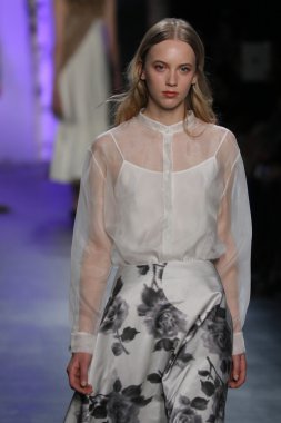 Noon By Noor Sonbahar 2016 giyen model