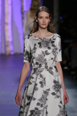 Noon By Noor Sonbahar 2016 giyen model