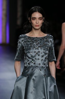 Noon By Noor Sonbahar 2016 giyen model