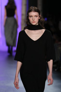 Noon By Noor Sonbahar 2016 giyen model