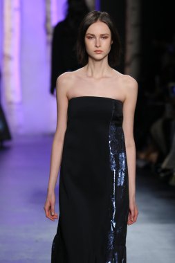 Noon By Noor Sonbahar 2016 giyen model