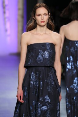 Noon By Noor Sonbahar 2016 giyen model