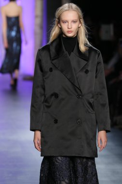 Noon By Noor Sonbahar 2016 giyen model