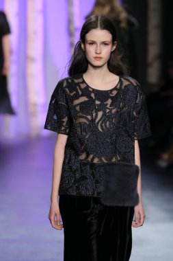 Noon By Noor Sonbahar 2016 giyen model