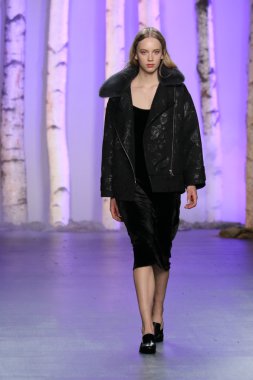 Noon By Noor Sonbahar 2016 giyen model