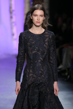 Noon By Noor Sonbahar 2016 giyen model