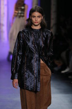 Noon By Noor Sonbahar 2016 giyen model