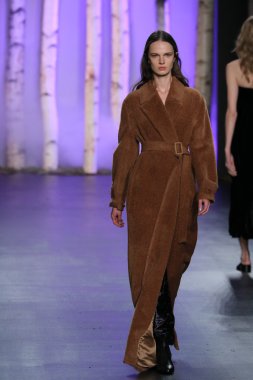 Noon By Noor Sonbahar 2016 giyen model