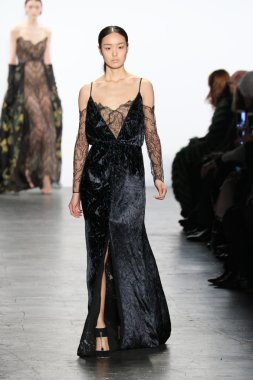 Model giyen Dennis Basso Sonbahar 2016