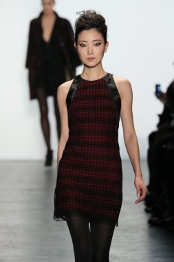 Carmen Marc Valvo Runway show