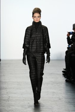 Carmen Marc Valvo Runway show