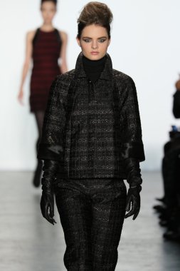 Carmen Marc Valvo Runway show