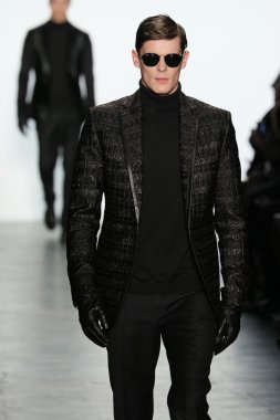 Carmen Marc Valvo Runway show