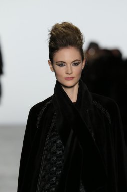 Carmen Marc Valvo Runway show