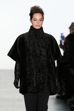 Carmen Marc Valvo Runway show