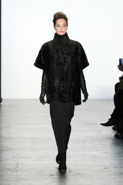 Carmen Marc Valvo Runway show
