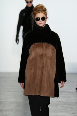 Carmen Marc Valvo Runway show