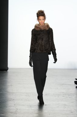 Carmen Marc Valvo Runway show