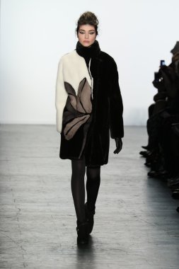 Carmen Marc Valvo Runway show