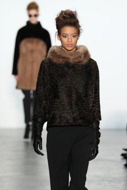 Carmen Marc Valvo Runway show