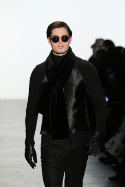 Carmen Marc Valvo Runway show