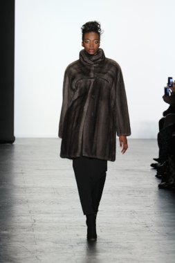 Carmen Marc Valvo Runway show