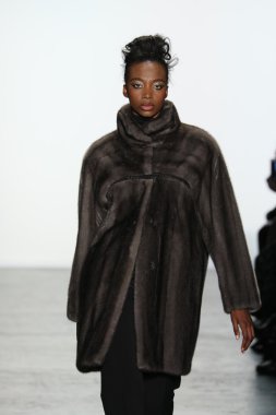 Carmen Marc Valvo Runway show