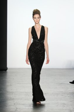 Carmen Marc Valvo Runway show