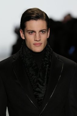 Carmen Marc Valvo Runway show