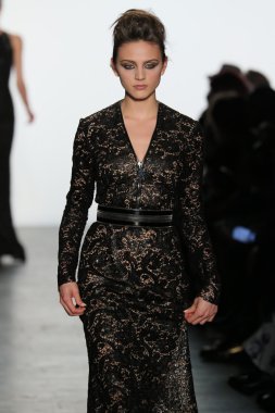Carmen Marc Valvo Runway show