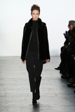 Carmen Marc Valvo Runway show