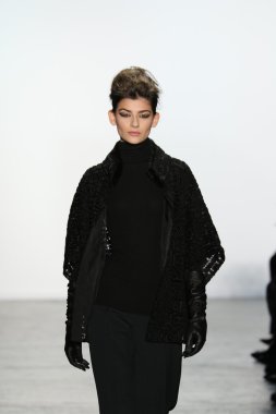Carmen Marc Valvo Runway show