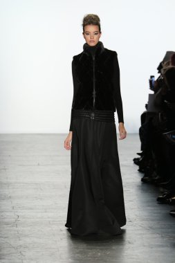 Carmen Marc Valvo Runway show