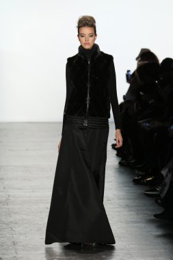 Carmen Marc Valvo Runway show