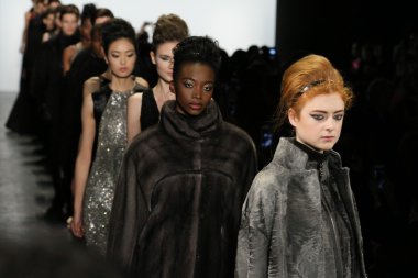 Carmen Marc Valvo Runway show