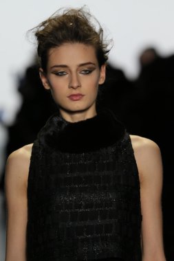 Carmen Marc Valvo Runway show