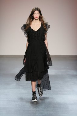 model wearing Salinas Fall 2016