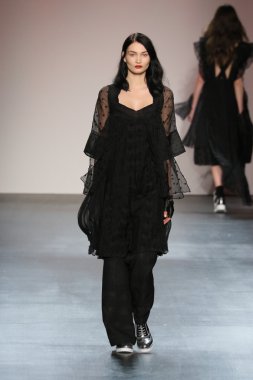 model wearing Salinas Fall 2016