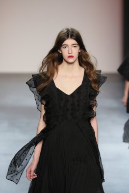 model wearing Salinas Fall 2016