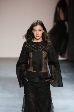 model wearing Salinas Fall 2016