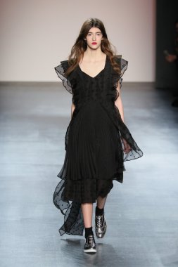 model wearing Salinas Fall 2016