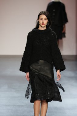 model wearing Salinas Fall 2016