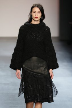 model wearing Salinas Fall 2016