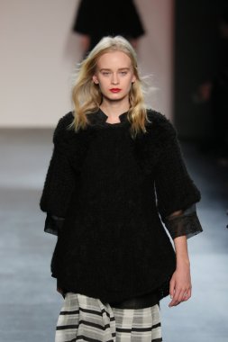 model wearing Salinas Fall 2016