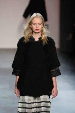 model wearing Salinas Fall 2016