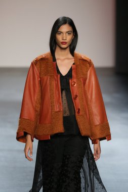 model wearing Salinas Fall 2016