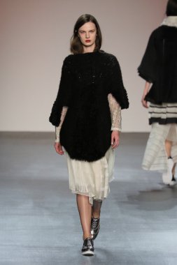 model wearing Salinas Fall 2016